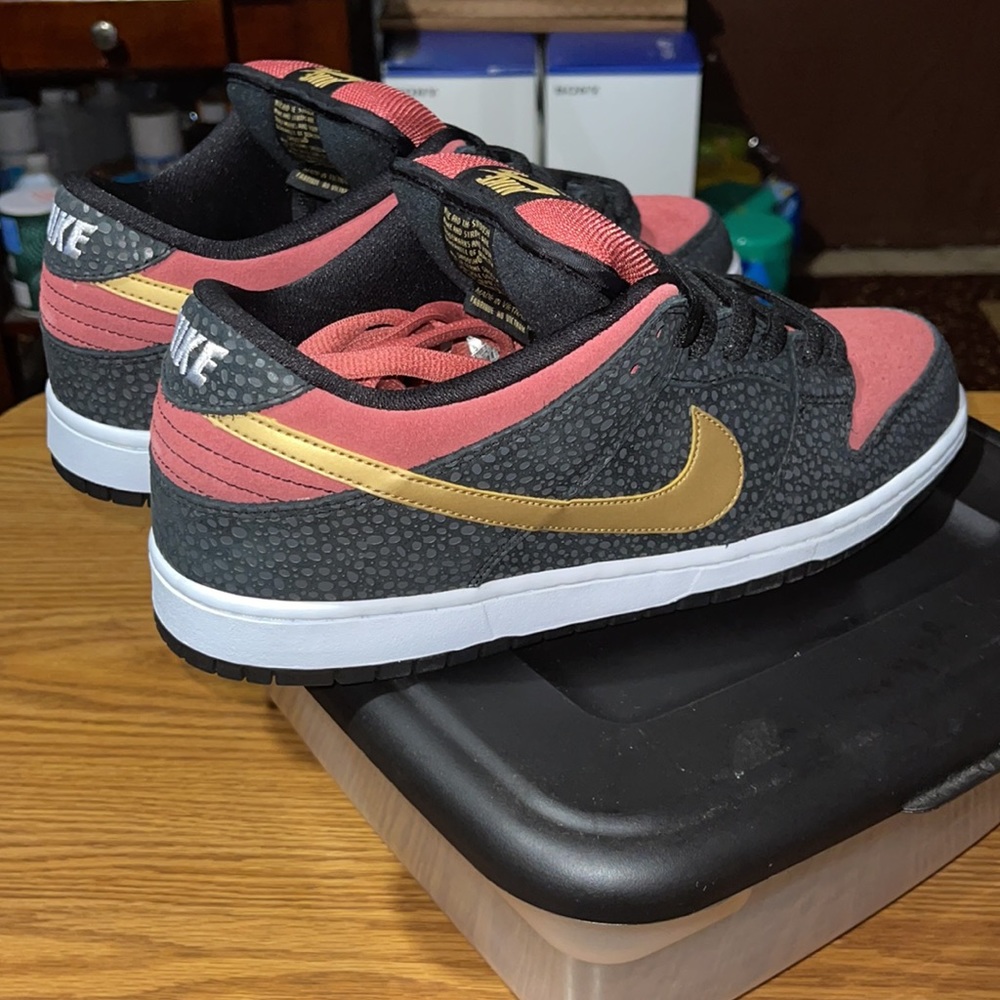 Nike SB Dunk `Walk Of Fame’ - Picture 6 of 10